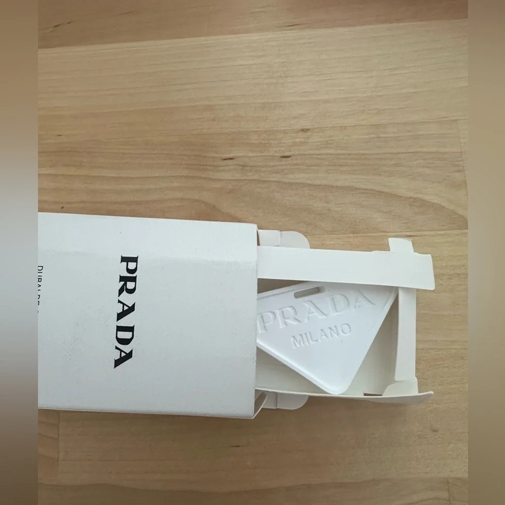 NIB Prada Dubai VIP Gift Set - Picture 7 of 13